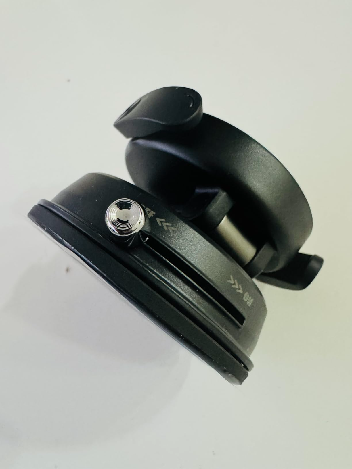 360° Rotating Adjustable Vacuum Magnetic Phone Holder